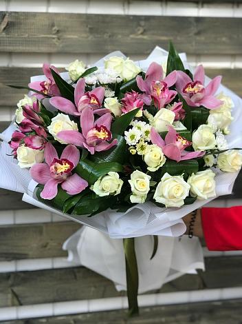 Букет цветов из: Розы и Хризантемы в Кумылженской