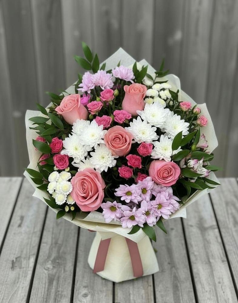 Букет цветов из: Альстромерии, Гвоздики, Розы и Хризантемы в Кумылженской