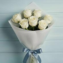 Букет 7 Белых роз Эдлесс Лав в Кумылженской