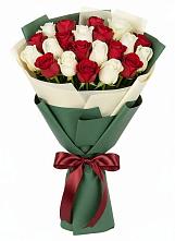 Букет Микс из красных и белых роз #REPLACE_PRED# Кумылженской