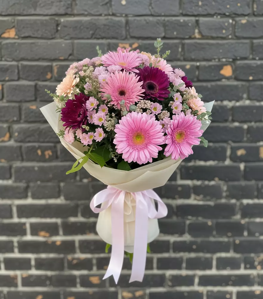 Букет цветов из: Герберы и Хризантемы в Кумылженской