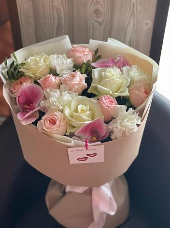 Букет цветов из: Орхидеи, Розы и Гвоздики в Кумылженской