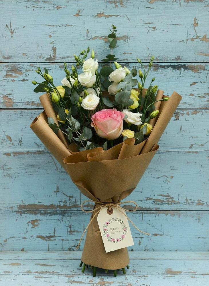 Букет цветов из: Розы и Лизиантусы в Кумылженской