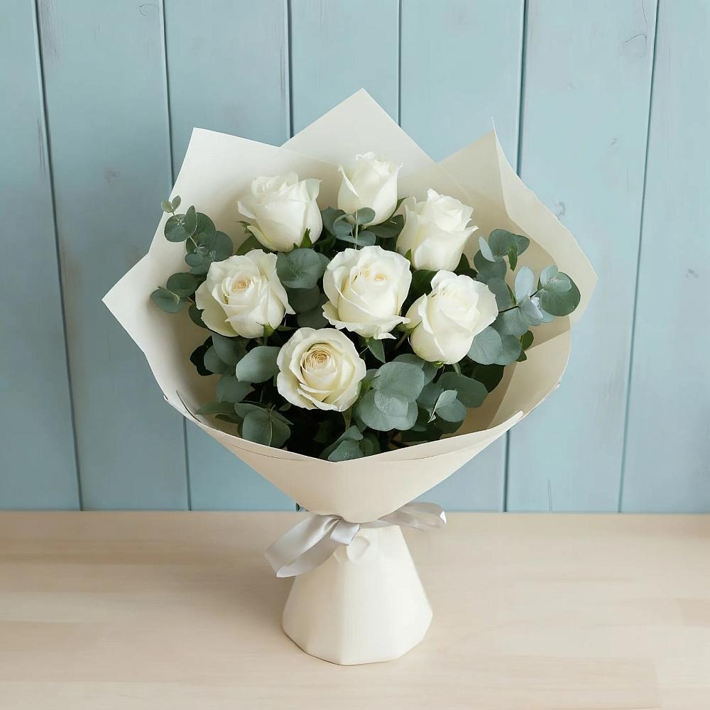 Букет Белые розы в Эвкалипте в Кумылженской