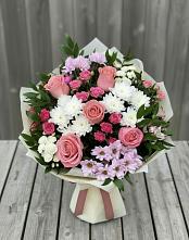 Букет цветов из:  Альстромерии, Гвоздики, Розы и Хризантемы в Кумылженской