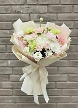 Букет цветов из:  Гвоздики, Розы, Лизиантусы и Хризантемы #REPLACE_PRED# Кумылженской