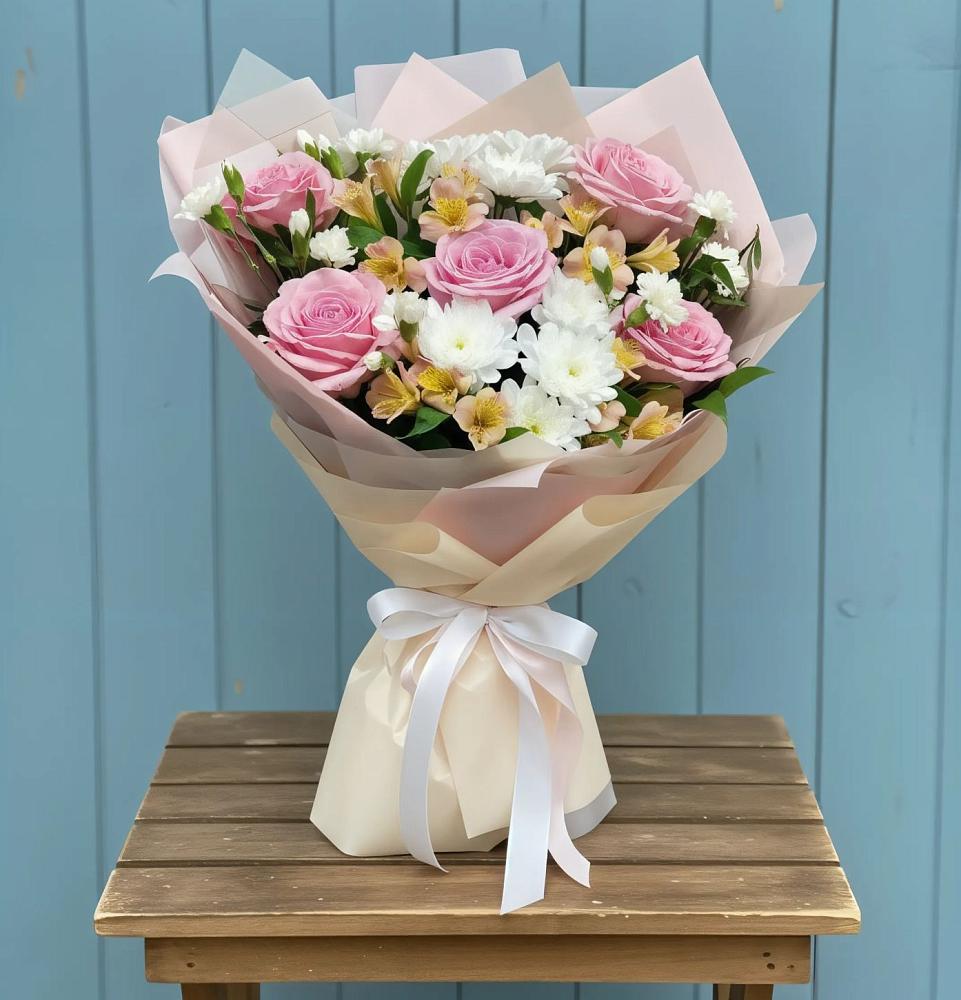 Букет цветов из: Гвоздики, Орхидеи и Розы в Кумылженской