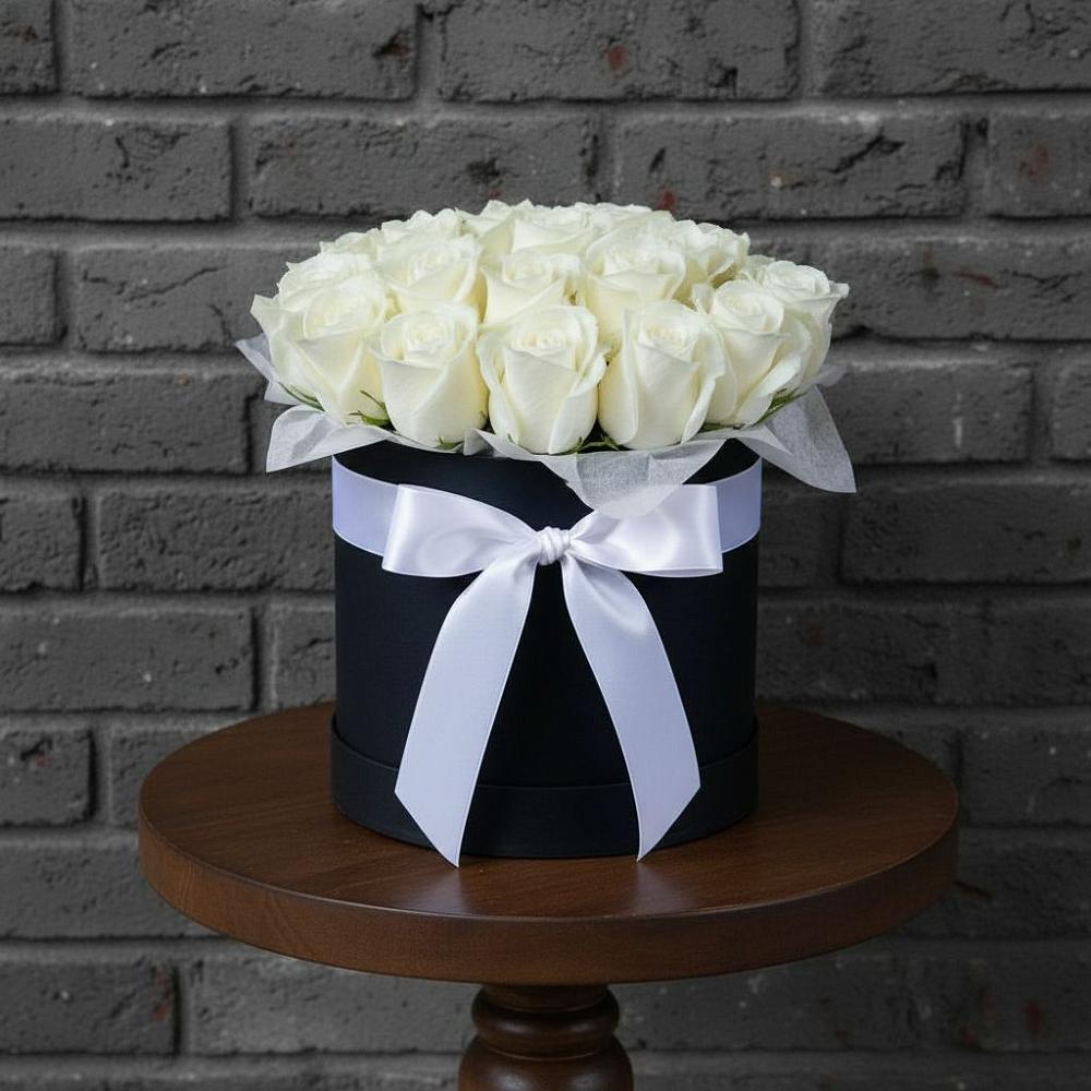 Цветочная композиция из Розы в шляпной коробке в Кумылженской