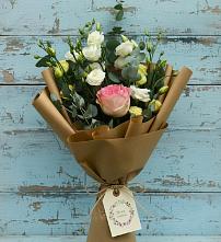 Букет цветов из:  Розы и Лизиантусы #REPLACE_PRED# Кумылженской